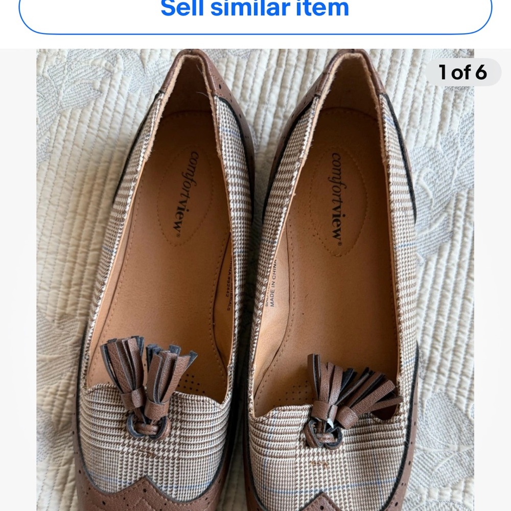 Comfortview Women's Tan and Cream Tassel Loafers